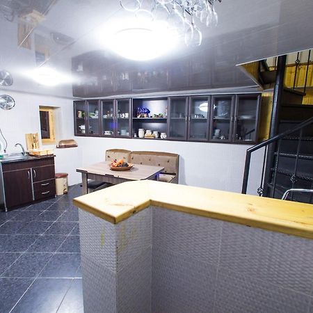 Nikas Apartment Tbilisi ภายนอก รูปภาพ