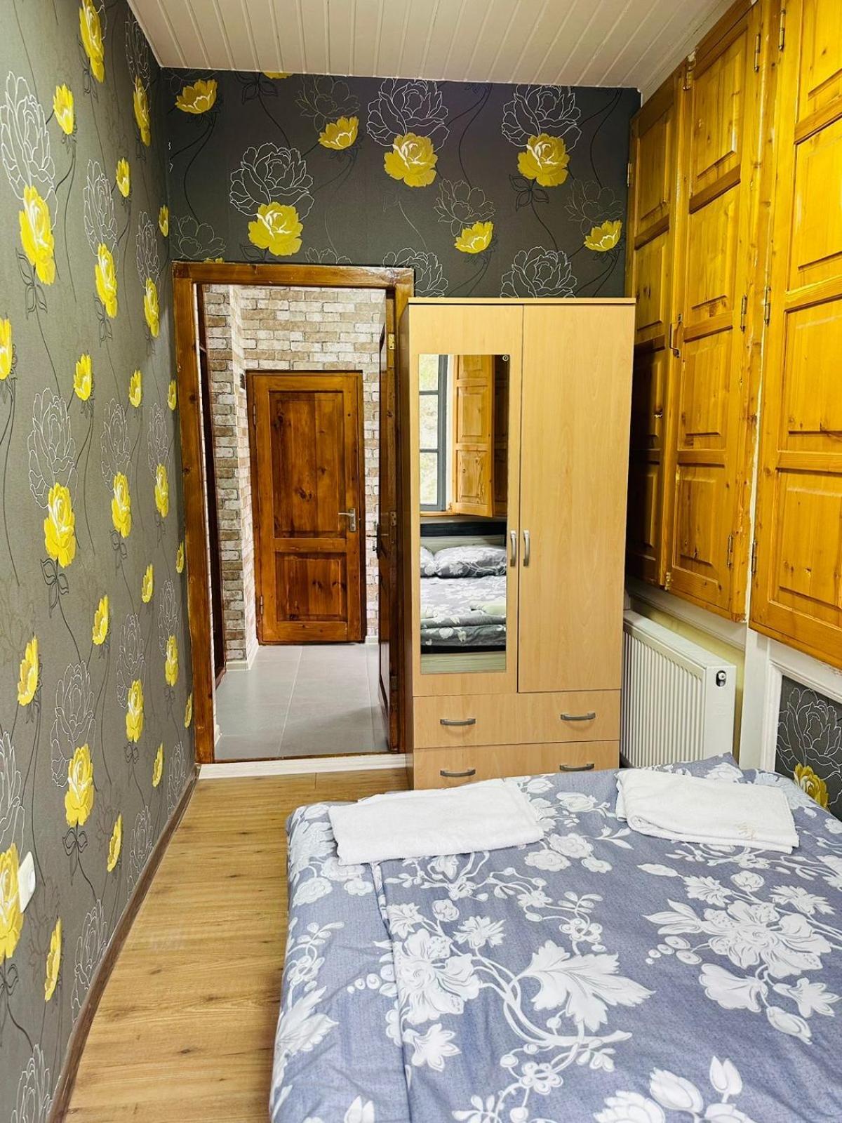 Nikas Apartment Tbilisi ภายนอก รูปภาพ